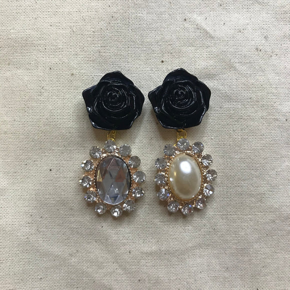 <transcy>Rose Earrings for a Little Black Dress</transcy>