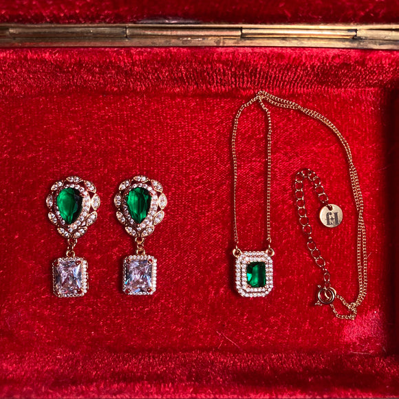 <tc>Queen's Favorite: Emerald Green Jewelry Set</tc>